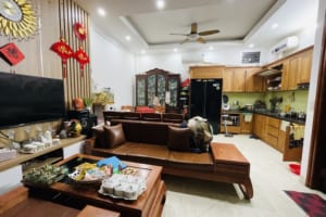Nhà đẹp Minh Khai – 50m² – 5 tầng – 6 phòng ngủ – Nội thất hiện đại – 3 gác đỗ cửa, chỉ 50m ra ô tô tránh – Giá 8.2 tỷ